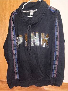 VS Pink Pullover Crowl Neck